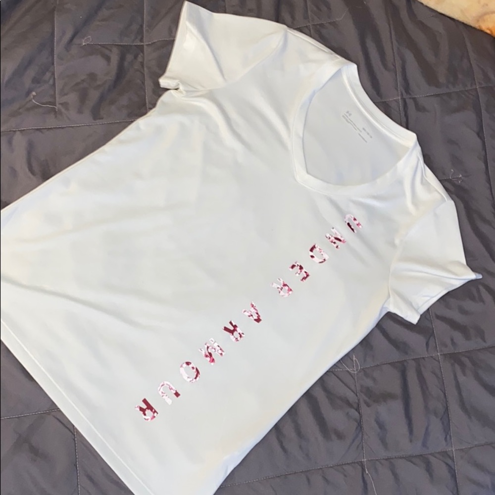 NWOT under armour tee
